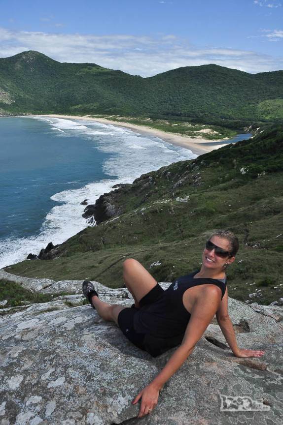 Alegria na chegada à praia da Lagoinha do Leste, na costa sul de Florianópolis, em Santa Catarina